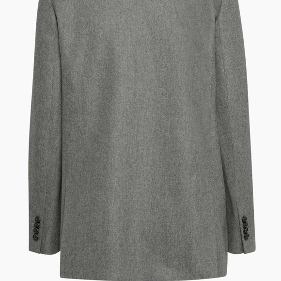 New Destiny Blazer
Wool-cashmere classic-fit blazer - Picture 11 of 16